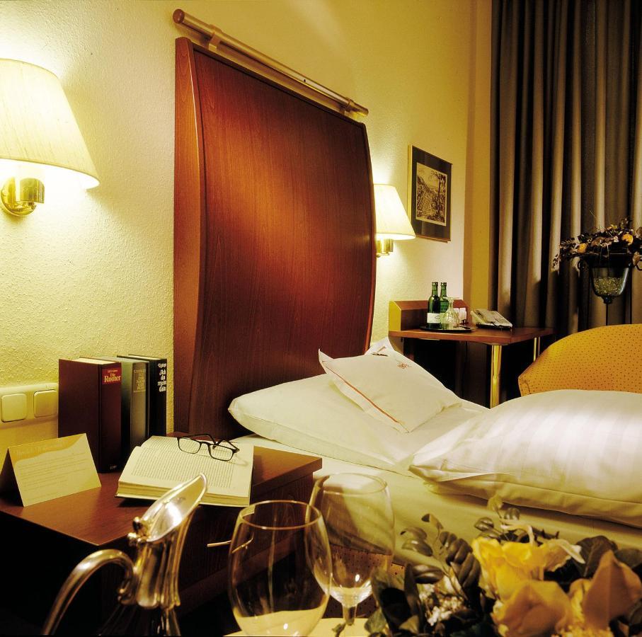 Boutique-Hotel Moseltor Трабен-Трарбах Екстер'єр фото
