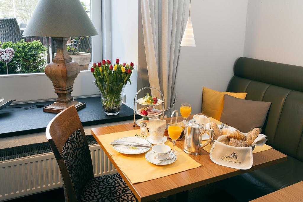 Boutique-Hotel Moseltor Трабен-Трарбах Екстер'єр фото