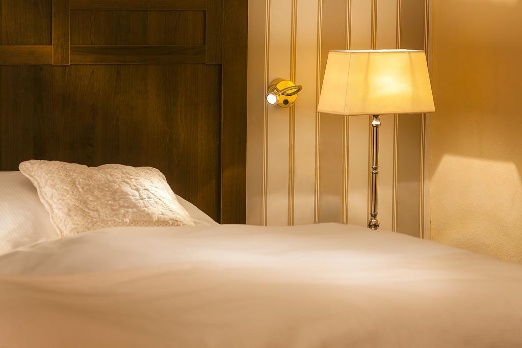 Boutique-Hotel Moseltor Трабен-Трарбах Екстер'єр фото